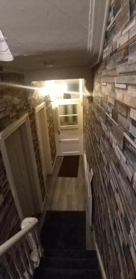 St. James Street Townhouse Белфаст Экстерьер фото